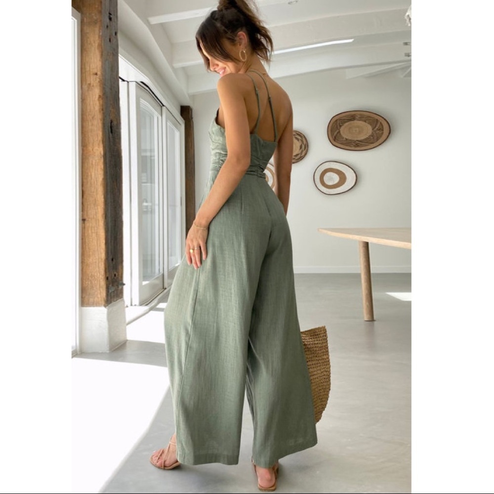 Green Asymmetrical Thin Straps One- shoulder Jumpsuit - Picture 4 of 5